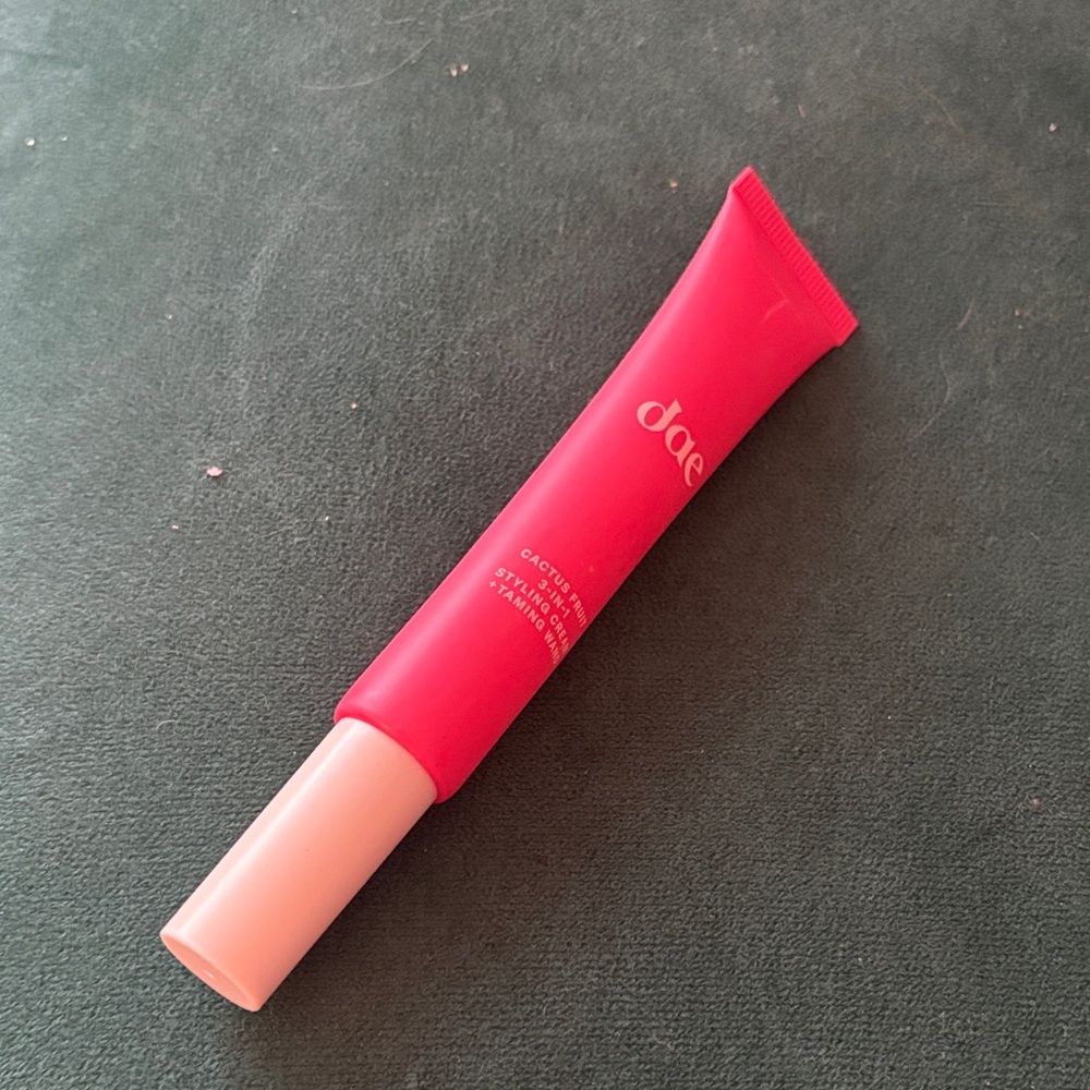 DAE styling cream and taming wand